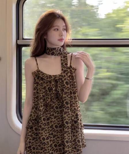 경관 그림 원본 원단 복잡한 고대 돈 바람 레오파드 무늬 느긋한 느슨함 캐미솔 여름