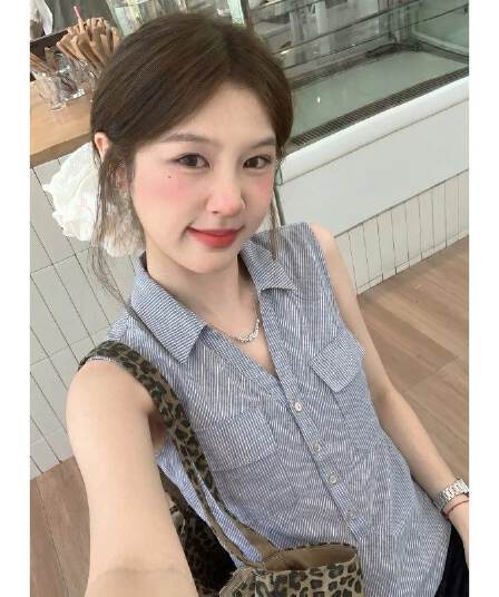 원본 컬러 짜임 기사 몸매 가꾸기 슬림해 보이는 민소매 맨위 여성 여름 레트로 스타일 배색 폴로 칼라 스트라이프 조끼