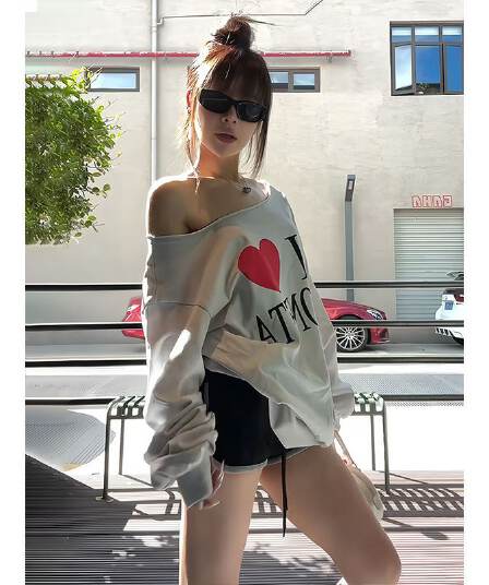 순면 더블 실 레트로 핫걸 하트 오프숄더 긴팔 여성 가을 루즈핏 느긋한 디자인 센스 작은 대중 비스듬한 어깨 의류