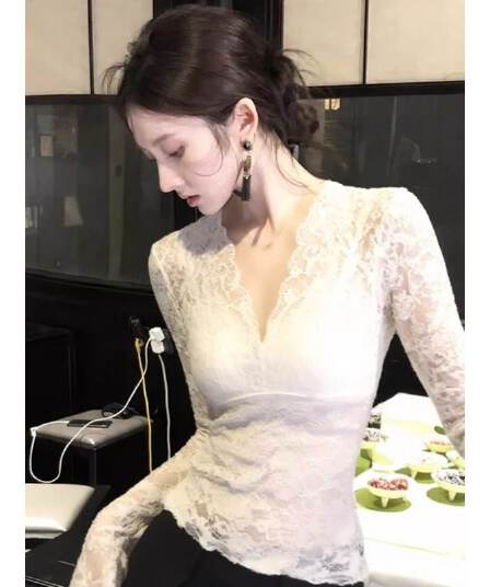 광저우 원단 느낌 부드러운 디자인 센스 V넥 긴팔 레이스 셔츠 새로운 순수한 욕망 핫걸 품격 맨위
