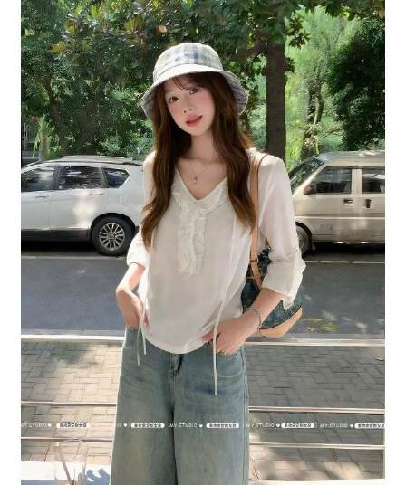 그레이트 봐. 의류 이른 가을 V넥 프릴 화이트 긴팔 티셔츠 한 부서 디자인 센스 슬림해 보이는 작은 셔츠