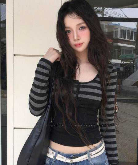 고대 조기 스트라이프 긴팔 티셔츠 여성 가을 섹션 몸매 가꾸기 슬림해 보이는 다용도 쇼트 스타일 맨위 투피스 세트 핫걸 바람 착용 가져 가라.