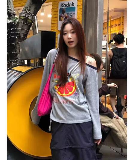 원본 품질 이른 가을 디자인 센스 작은 대중 긴팔 티셔츠 느슨함 센스 회색