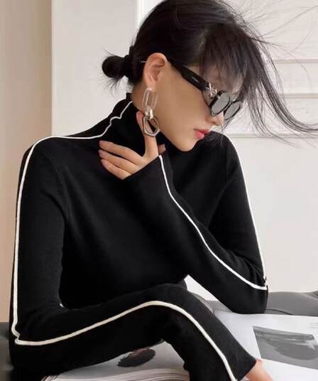 프랑스식 터틀넥 니트 기본 셔츠 여성 디자인 센스 작은 대중 말뚝 더미 칼라 인사이드 가져 가라. 봄 가을 맨위