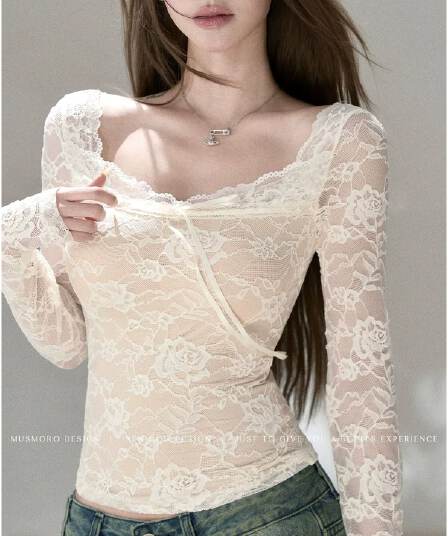 fuunj 3 차원 장미 자카드 새싹 실크 한 단어 플랫 V넥 패치워크 피부 색조 안감 나만의 것을 가져와 라. 가슴 패드 레이스 셔츠