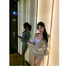 批发灰白撞色条纹连帽抽绳上衣外套修身显瘦短<b class='q'>裤</b>百搭两件套