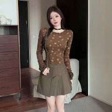 批发【原版品质】系带蕾丝拼接大方领修身T恤女<b class='q'>春</b>秋设计撞色上衣
