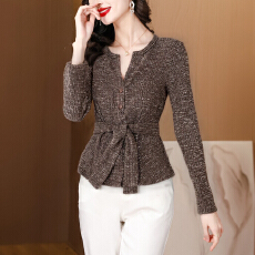 批发实拍 2026春季新款正肩设计感时尚T恤气质<b class='q'>收腰</b>显瘦百搭通勤上衣女