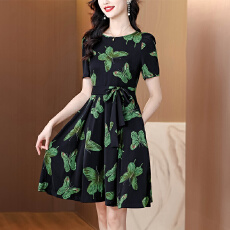 批发实拍 2026夏季新款<b class='q'>连衣裙</b>气质显瘦系带雪纺<b class='q'>印花</b>中长款裙子女