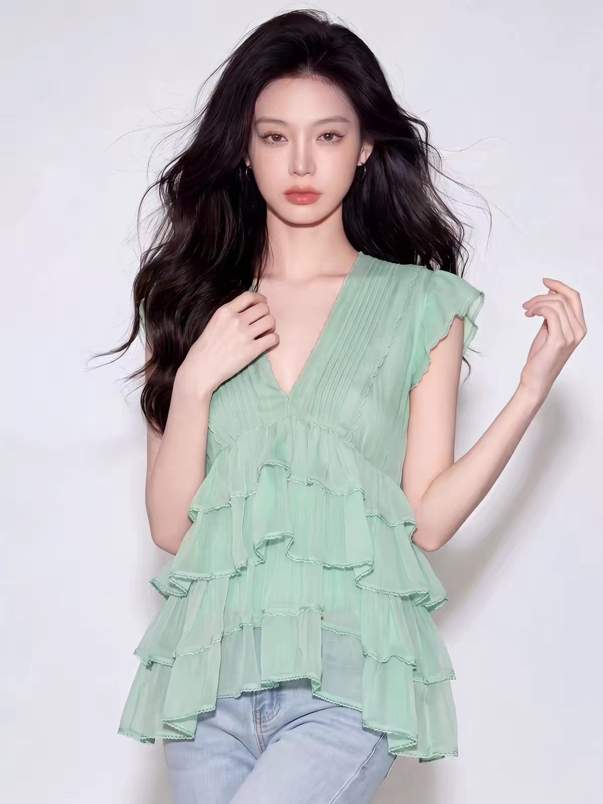 BY30038# 法式小资漂亮上衣女夏季超火减龄设计感双层花边V领无袖上衣 服裝批發女裝批發服飾貨源
