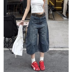 批发大码蓝色拼接洗水牛仔七分<b class='q'>裤</b>女新款<b class='q'>宽松</b>个性美式街头弯刀<b class='q'>裤</b>网图