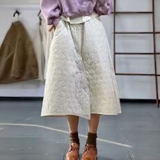 批发非实拍2025冬季新款韩版时尚减龄宽松个性单排斜扣夹棉菱格半身裙