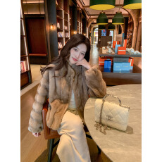 批发水貂绒外套衣女皮毛一体环保<b class='q'>短款</b>立领毛毛外套2025冬季新款洋气