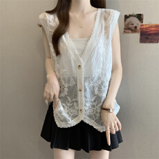 批发实拍实价 薄款钩花马甲外搭2026夏季叠穿无袖不规则<b class='q'>背心</b>上衣