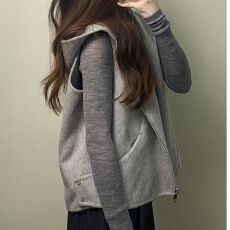 批发550克呢料 连帽马甲+打底衫上衣女秋季新款高级宽松<b class='q'>百搭</b>无袖外套