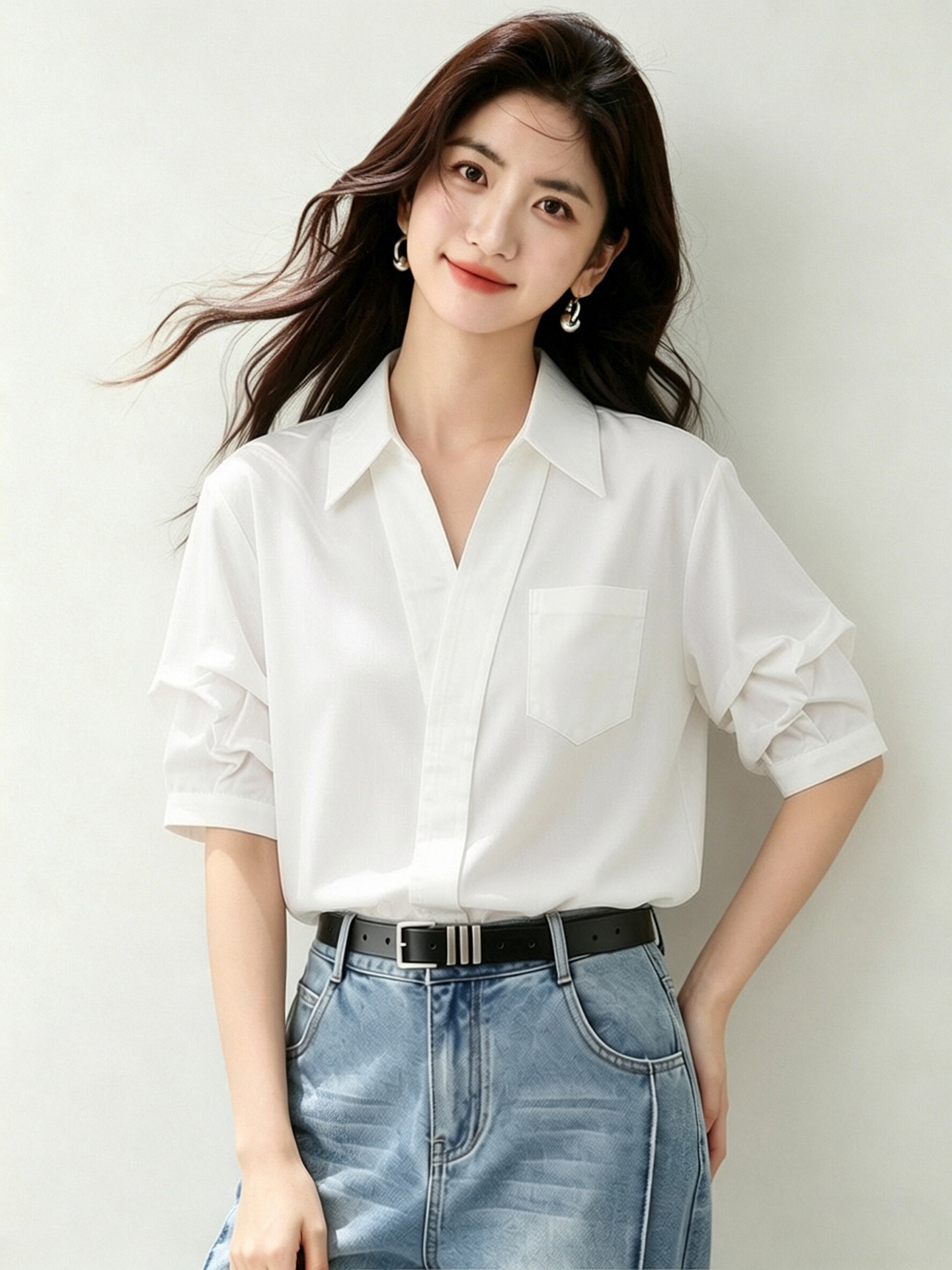 실사 2026 새로운 화이트 디자인 센스 V넥 여성 셔츠 여름 면접 착용 가져 가라. 반팔 맨위 작은 키 셔츠