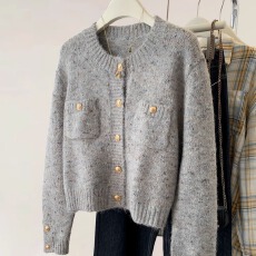 批发<b class='q'>春秋</b>2025新款灰色小香风软糯针织毛衣开衫外套女宽松慵懒风高级感