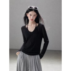 批发小众设计感坑条镂空<b class='q'>罩衫</b>辣妹女秋季新款假两件黑色v领长袖针织衫