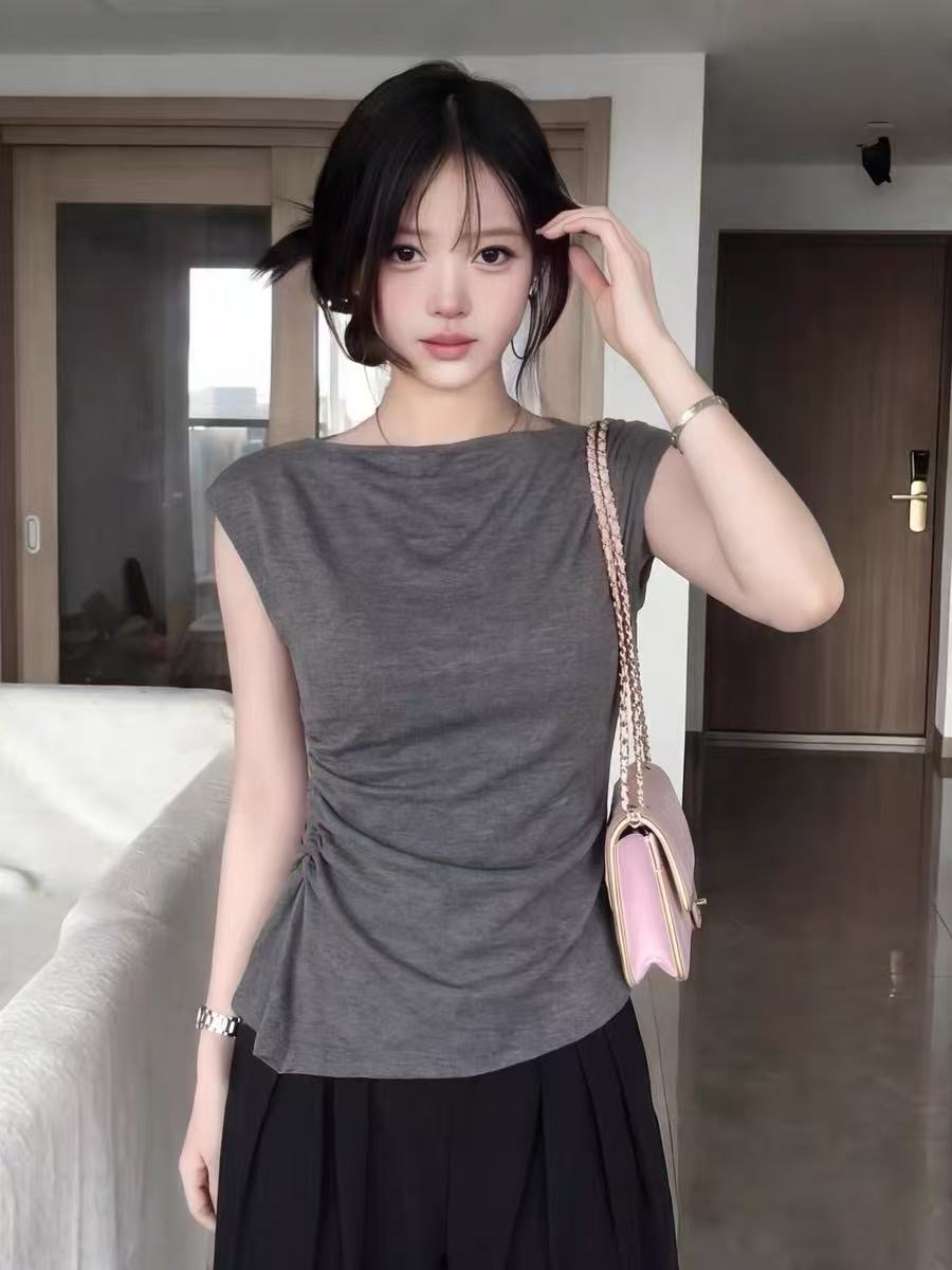 회색 주름 허리 수축 맨위 여성