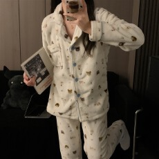 批发实拍~冬季新款法兰绒卡通<b class='q'>碎花</b>开衫睡衣女简约韩版ins家居服套装