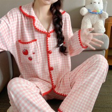 批发实拍~冬季新款德绒<b class='q'>格子</b>绣花口袋开衫睡衣女简约韩版ins家居服套装