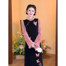 批发加绒加厚粉鸾星动新中式蝴蝶<b class='q'>绣花</b><b class='q'>连衣裙</b>假两件黑撞粉旗袍裙