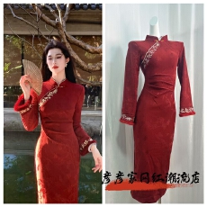 新中式红色订婚礼服改良旗袍女冬装加绒刺绣敬酒服长款连衣裙