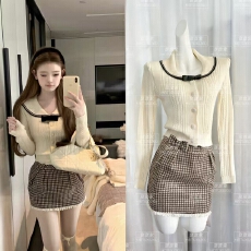 批发迟伞伞26/ss 海港初雪 海军风大翻领修身针织衫上衣<b class='q'>千鸟格</b>纹短裙