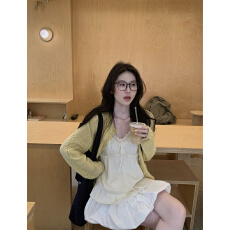 批发实拍实价~设计感蕾丝吊带背心小上衣黄色防晒针织开衫显瘦半身裙