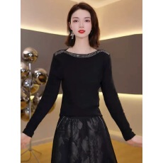 批发红色复古设计感<b class='q'>亮片</b>圆领长袖针织衫女2025秋季洋气欧货潮时髦上衣