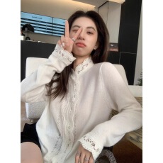 批发设计感温柔气质镂空花边软糯毛衣<b class='q'>羊绒</b>舒适针织开衫2025冬季上衣女