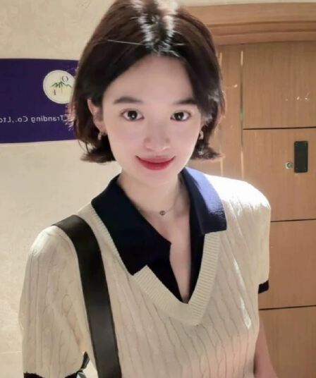 오래된 돈 바람 착용 가져 가라. 패치워크 얼음 실크 니트 반팔 티셔츠 여성 얇은 스타일 여름 고급 센스 페이크 레이어드 긍정적 인 어깨 의류