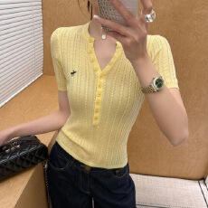 批发韩系亨利领刺绣v领短袖针织t恤女夏季修身显瘦辣妹短款正肩小上衣