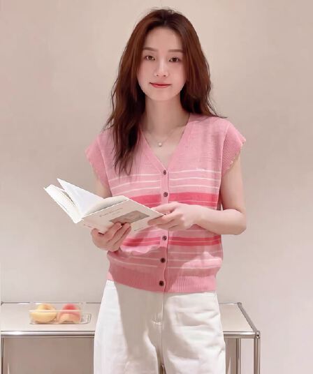 핑크색 한 부서 레트로 배색 스트라이프 V넥 작은 날다 소매 짠 셔츠 여성 여름 디자인 센스 루즈핏 빅 사이즈 맨위