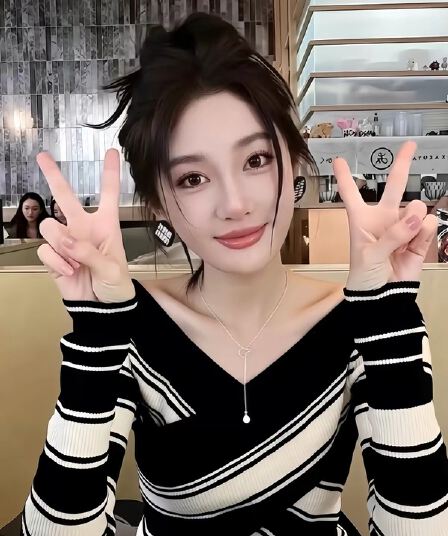 검정색 스트라이프 몸매 가꾸기 긴팔 니트 스웨터 느긋한 혼합 색상 스웨터 여자 2026 새로운 자이언트 잘 생긴 ~ 중 이른 가을 맨위