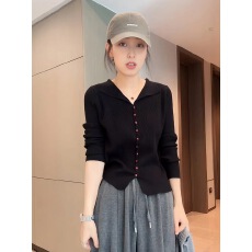 批发<b class='q'>大码</b>翻领单排扣黑色长袖针织衫<b class='q'>女</b>秋季新款胖mm巨显瘦内搭外穿上衣
