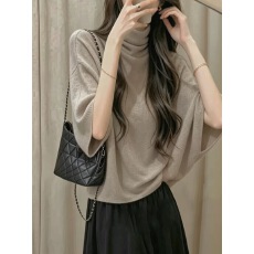 批发韩系驼色高领中袖宽松套头<b class='q'>针织</b>衫毛衣女秋季单穿显瘦温柔打底上衣
