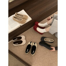 批发<b class='q'>复古</b>红色一脚蹬平底毛毛鞋女外穿秋冬保暖加绒豆豆鞋分趾猪蹄棉鞋