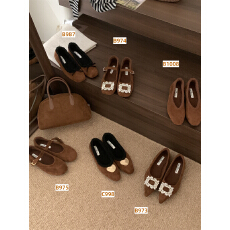 批发尖头加绒毛毛单鞋女2025秋冬新款浅口灯芯绒水钻扣<b class='q'>气质</b>平底棉瓢鞋