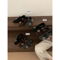 批发法式水钻气质单鞋<b class='q'>秋</b>冬尖头通勤<b class='q'>秋</b>冬新款毛呢女鞋豆豆鞋棉鞋毛毛鞋