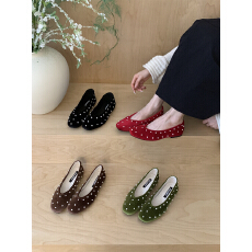 批发<b class='q'>韩版</b>复古芭蕾单鞋女2026新款小众西施绒珍珠圆头浅口软底奶奶瓢鞋