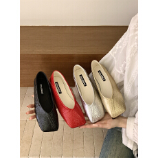 批发温柔风方头浅口单鞋女平底一脚蹬奶奶鞋百搭2026年春季法式时尚