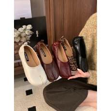 批发法式复古小众分趾豹纹单鞋女2026<b class='q'>新款</b>浅口褶皱奶奶鞋猪蹄猪蹄瓢鞋
