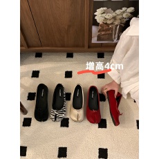 批发软皮一脚蹬浅口单鞋女内增高分趾猪蹄鞋2026年<b class='q'>新款</b>百搭软底豆豆鞋