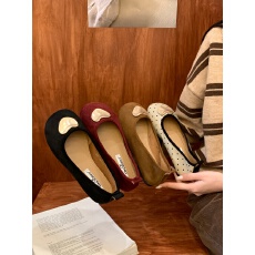 批发复古黄色平底单鞋女2026秋季<b class='q'>新款</b>小众圆头一脚蹬软底豆豆鞋奶奶鞋