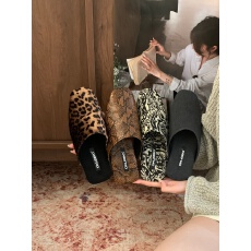 批发法式豹纹包头半拖鞋女<b class='q'>春</b>夏季外穿温柔仙女晚晚风小众凉拖单鞋