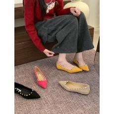小个子尖头内增高2.5CM红底绒面玫红色铆钉浅口性感低跟单鞋女