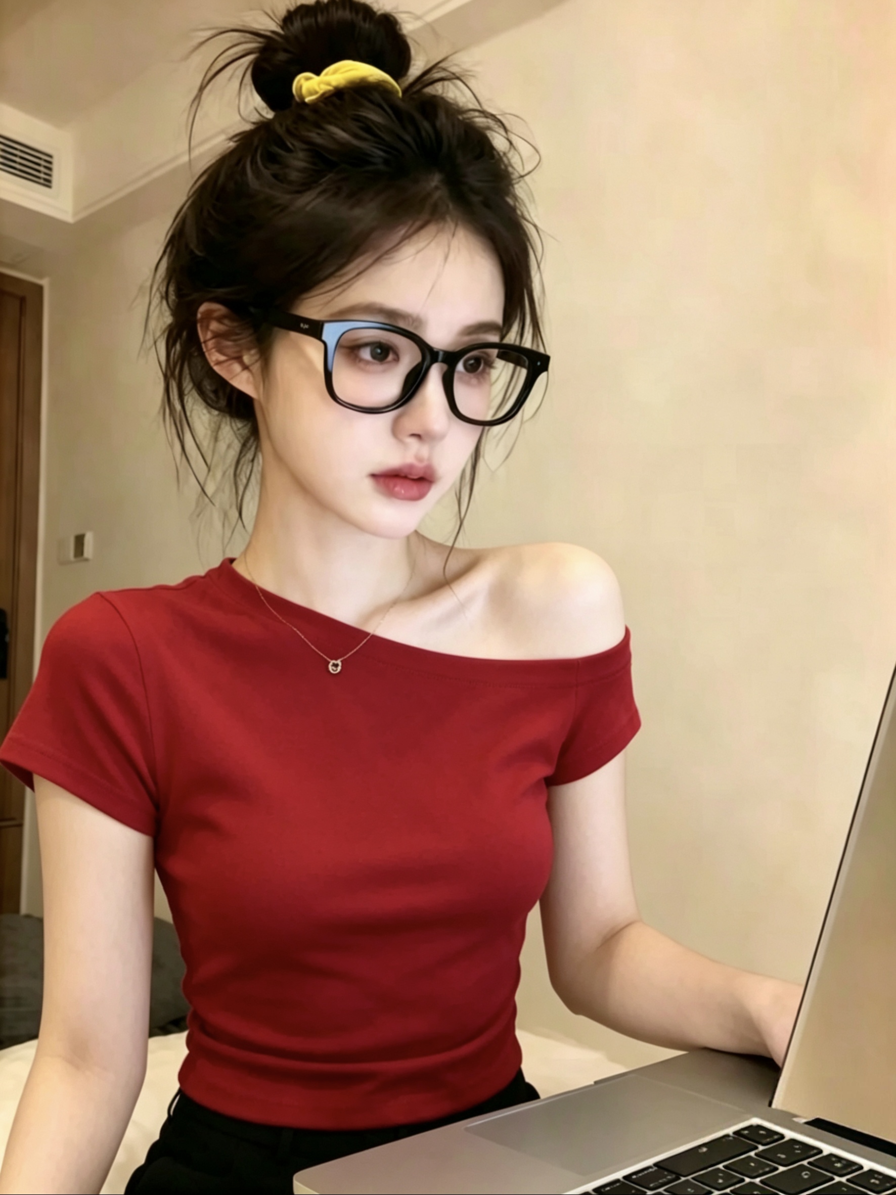 2026 여름 아름다운 비스듬한 어깨 의류 고유 한 Chic 고급 센스 슈퍼 잘 생긴 빨간색 얼음 실크 반팔 오프숄더 티셔츠