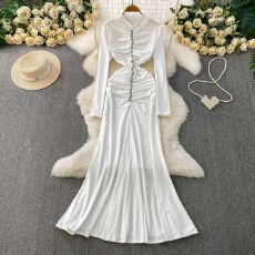 批发名媛风气质小众时尚圆领长袖<b class='q'>连衣裙</b>女秋季钉珠褶皱修身优雅鱼尾裙