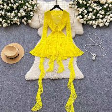 批发<b class='q'>欧美风</b>辣妹喇叭袖<b class='q'>连衣裙</b>女夏季网纱镂空钩花飘带深V设计纯欲短裙